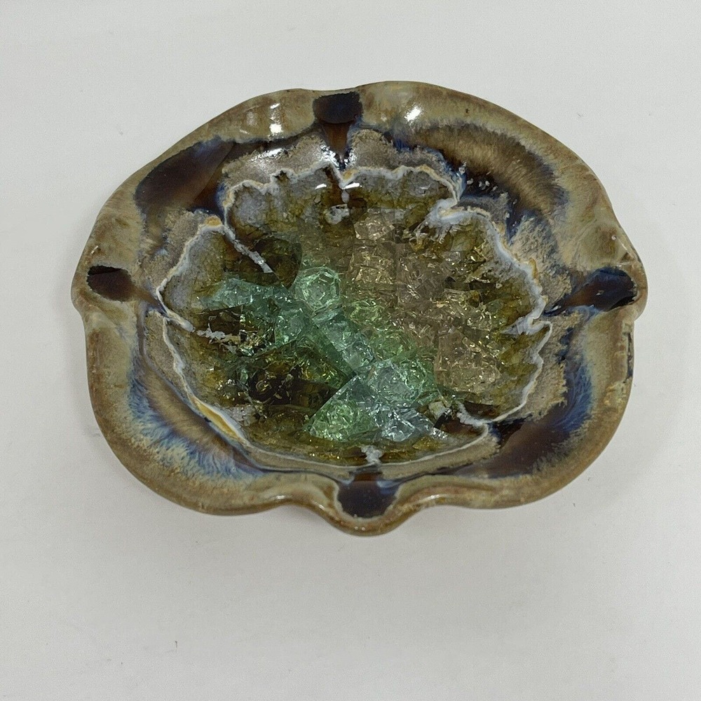 Small Round Glass Crystal Bottom Scalloped Edge Trinket Dish Ashtray Multicolor - Picture 5 of 11